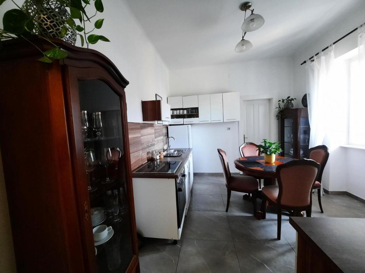 Apartman Soda Ogulin Buitenkant foto
